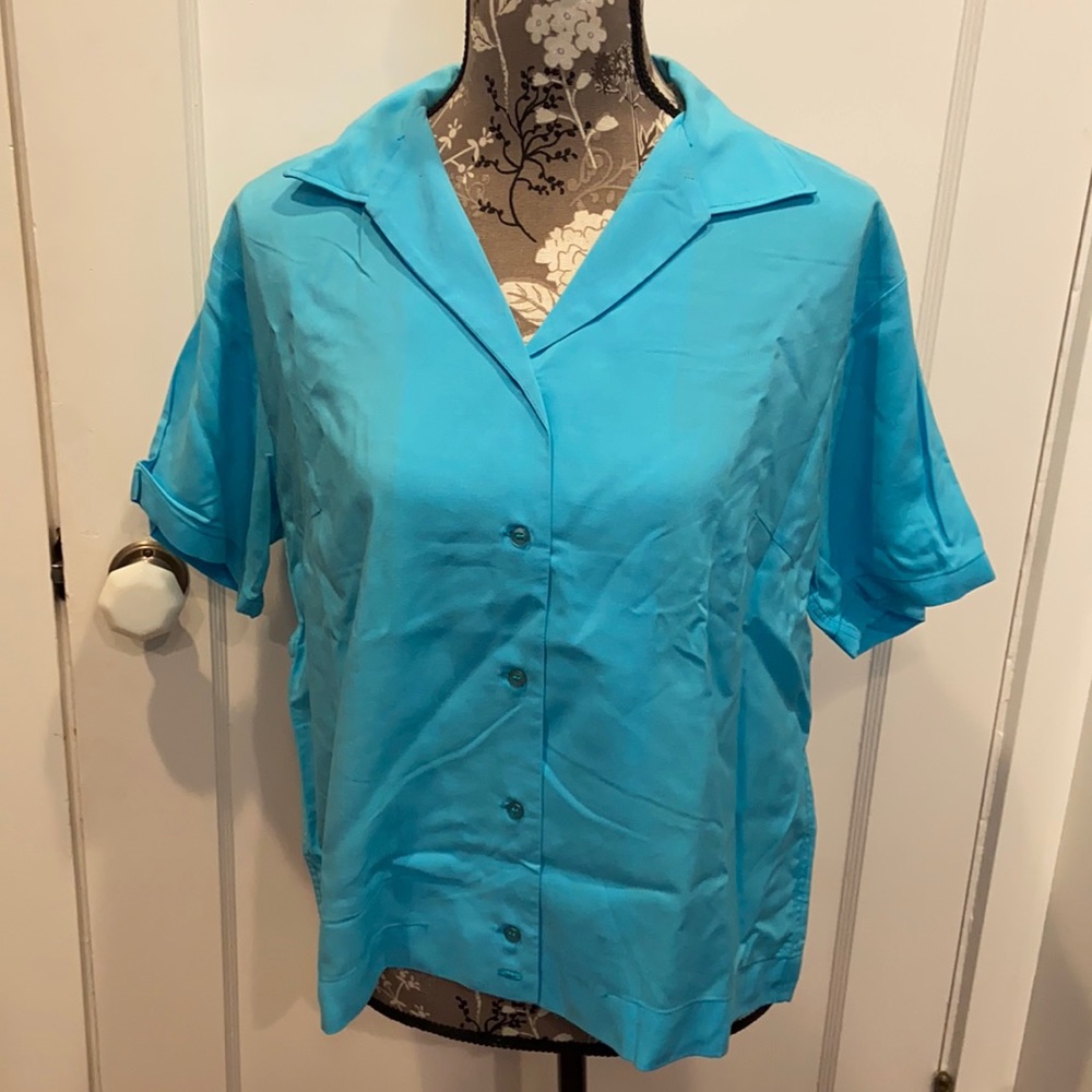 Vintage Mayfair Apt. Women’s Team Shirt